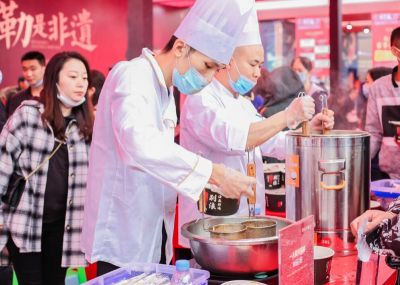 莊河開(kāi)火鍋加盟店，可以這樣抓住顧客心思！