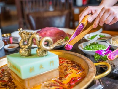 墊江開火鍋加盟店，如何做好戶外宣傳？