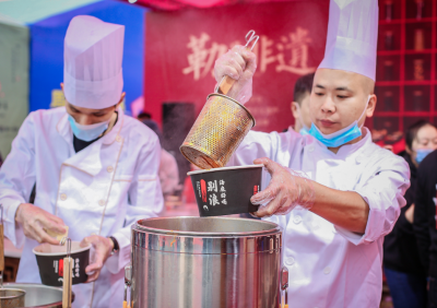 來朝天門吃火鍋，才是節(jié)假日的正確打開方式！