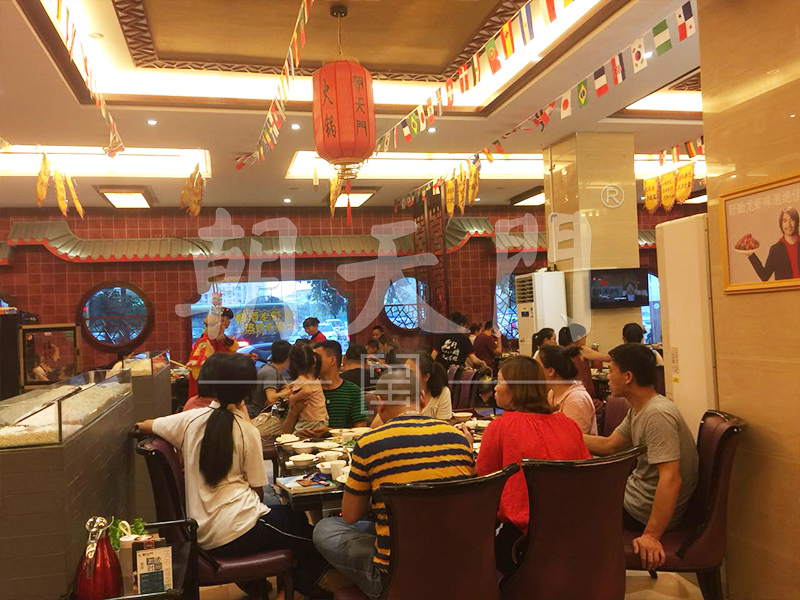 火鍋店如何降低排隊時的顧客流失率？