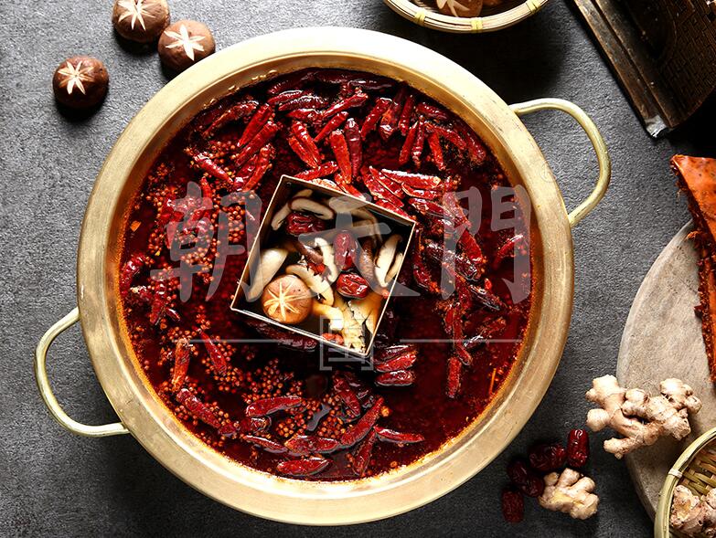 重慶火鍋為何風(fēng)靡全國？探究背后的文化符號