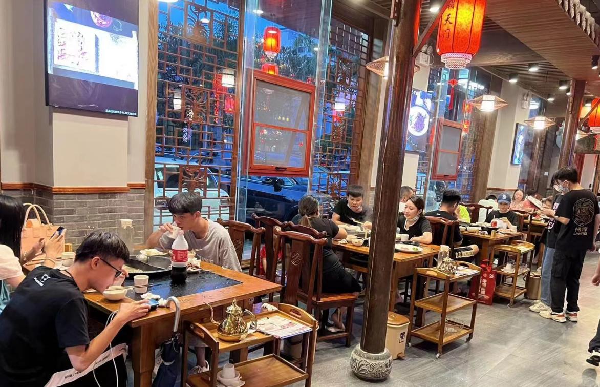 開火鍋店，自營好還是加盟好？
