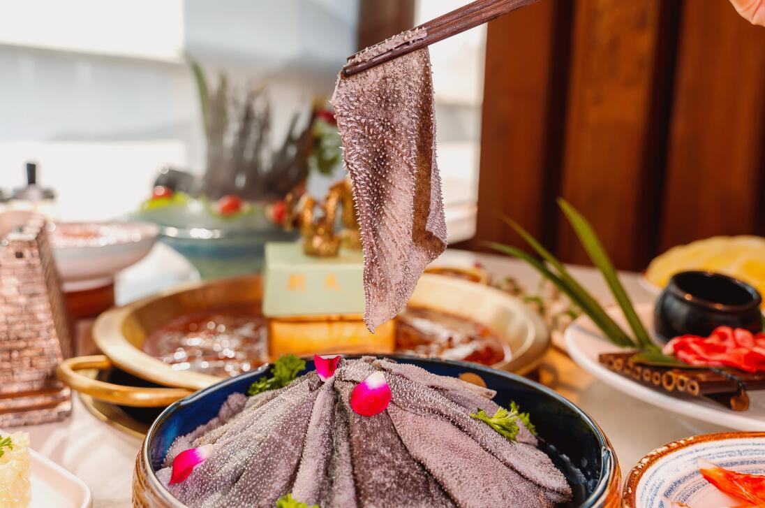 火鍋店的大招牌，特色重慶火鍋毛肚，這么做就對了！