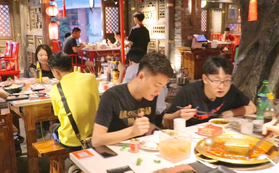 火鍋店桌椅，這么選！居然還提高了營業額？